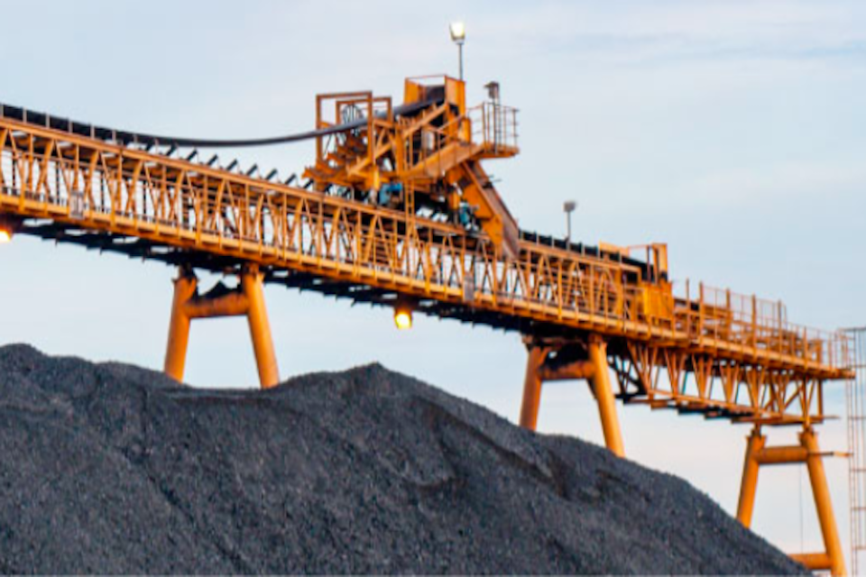 Rapat Umum Pemegang Saham Tahunan (RUPST) emiten batu bara dan nikel PT Harum Energy Tbk (HRUM) memutuskan tidak akan membagikan laba tahun buku 2023 sebagai dividen kepada pemegang saham. 