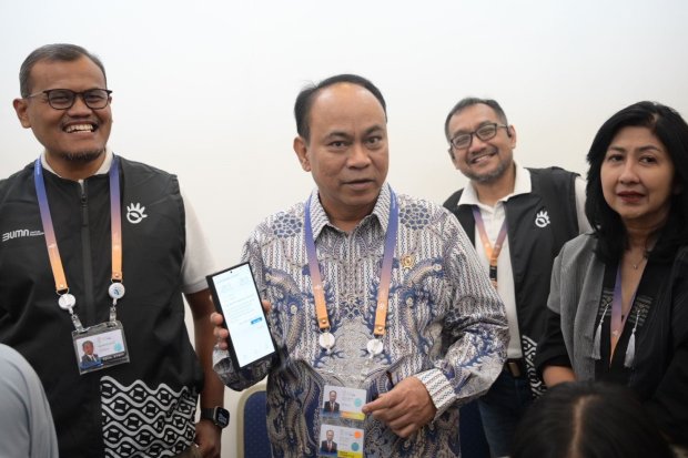 Menkominfo Budi Arie Setiadi berharap TelkomGroup terus menjaga performa infrastruktur dan jaringannya selama KTT AIS Forum 2023 berlangsung.