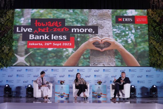 Gelaran Bank DBS Indonesia terkait transisi rendah karbon di Jakarta.