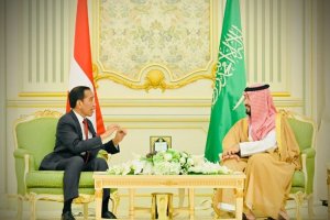 Presiden Joko Widodo dan Pangeran Mohammed bin Salman di Riyadh, Arab Saudi, Kamis (19/10). Foto: Antara.