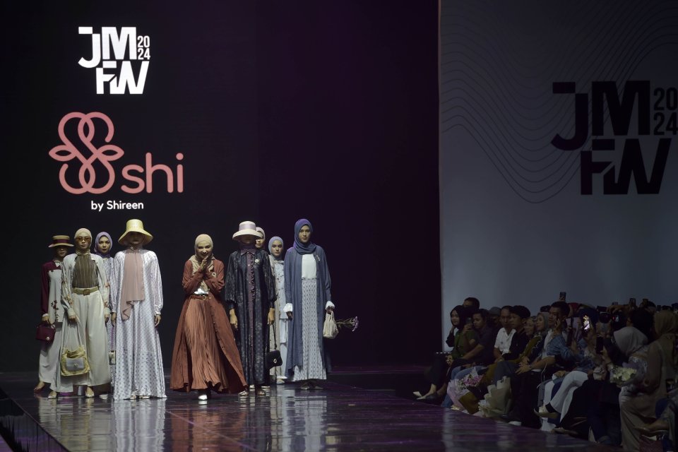 Jakarta Muslim Fashion Week, Jakarta Muslim Fashion Week 2024, JMFW 2024, Transaksi Jakarta Muslim Fashion Week 2024 Naik 52,3 Persen