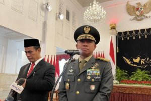 Letjen Agus Subiyanto usai dilantik Presiden Joko Widodo menjadi KSAD di Istana Negara, Jakarta, Rabu (25/10). Foto: Antara.