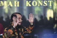 Anwar Usman berikan keterangan pers