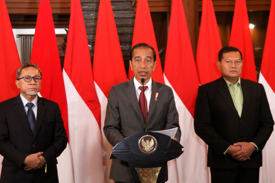 Presiden Joko Widodo (Jokowi) menyerukan agar Israel dan Palestina segera melakukan gencatan senjata untuk mengakhiri perang di Jalur Gaza yang memanas sejak 7 Oktober lalu.