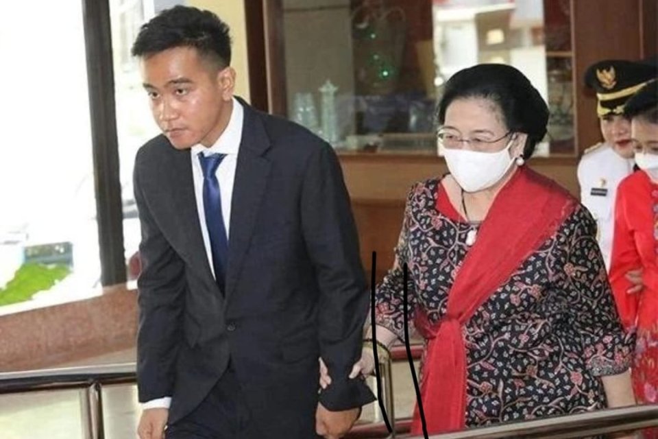 Wali Kota Solo, Gibran Rakabuming Raka dan Ketua Umum PDIP Megawati Soekarnoputri usai menghadiri pelantikan Wali Kota Semarang, Senin (30/1/2023).