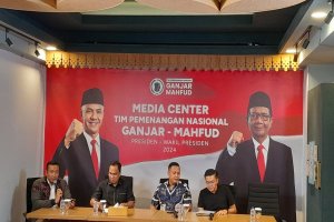 Konferensi pers TPN Ganjar-Mahfud MD di Jakarta, Jumat (17/11). Foto: Ade Rosman.