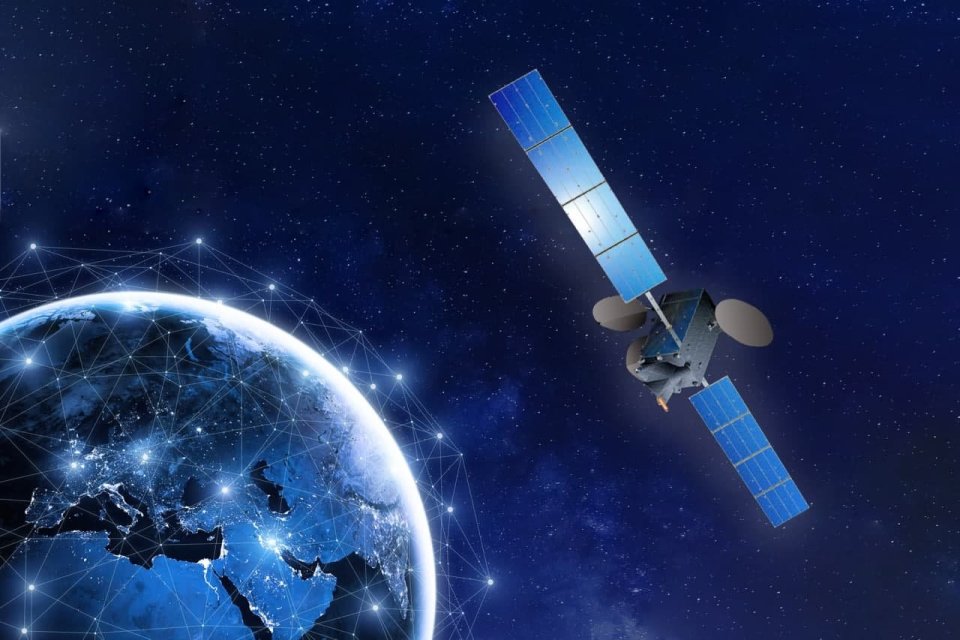 satelit satria-2, kominfo, starlink,