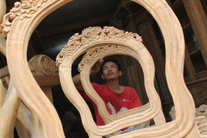 Ekspor produk furnitur dan ukiran kayu jati