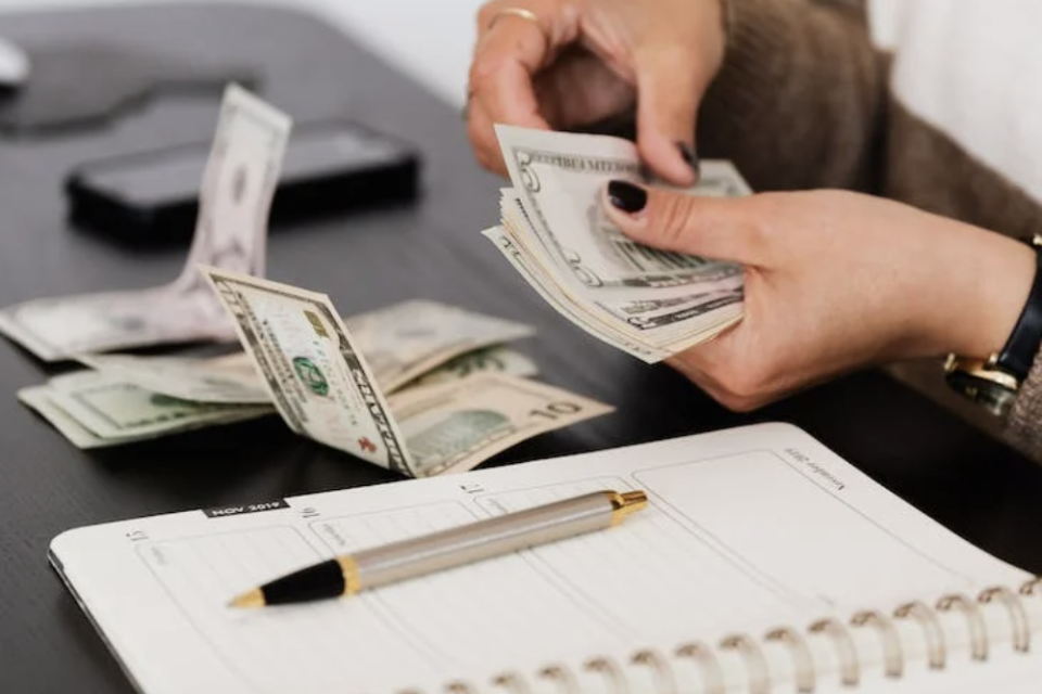 PT Baramulti Suksessarana Tbk (BSSR) bakal bagikan dividen US$ 55 juta atau setara Rp 901,67 miliar dengan asumsi kurs Rp 16.394 per dolar Amerika Serikat (AS). 