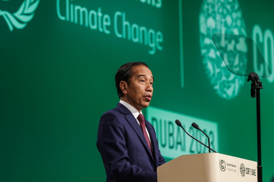 Presiden Joko Widodo (Jokowi) pada saat menyampaikan pidatonya di KTT Iklim PBB COP28 di Dubai, Uni Emirat Arab, pada Jumat (1/12).