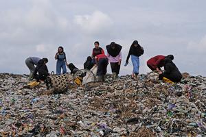 Pelajar peduli lingkungan sosial di Temanggung