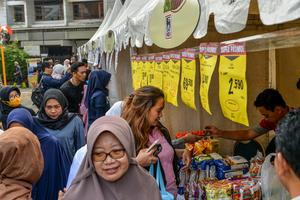 Pasar murah di Bandung