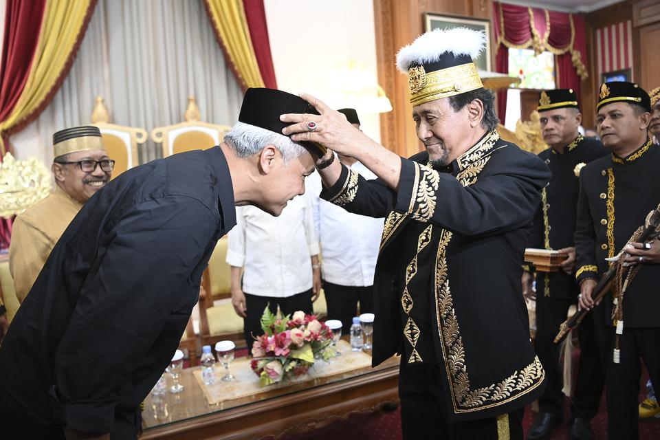 Ganjar Janji Terbitkan Perpres Kesultanan Jika Jadi Presiden - Nasional ...