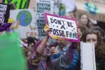 Unjuk rasa menentang fossil fuel