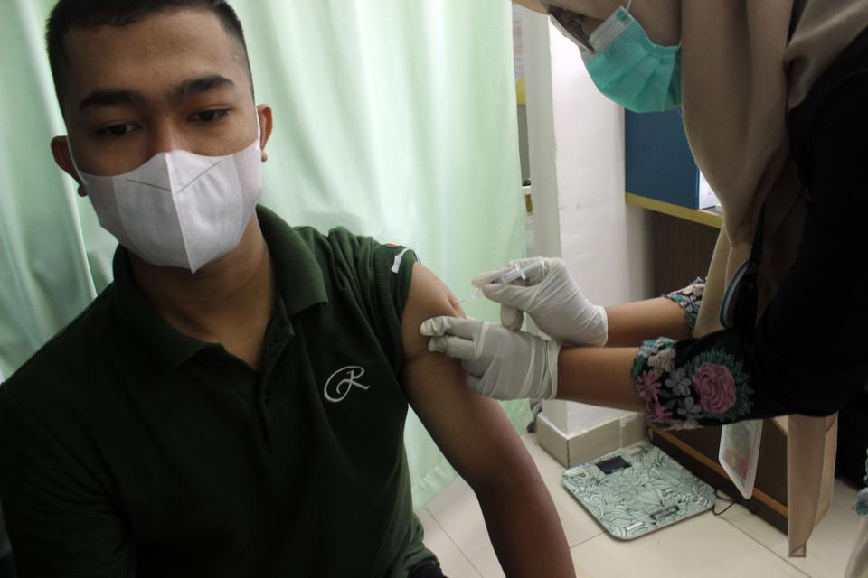 Dinas Kesehatan (Dinkes) DKI Jakarta akan menerapkan vaksin Covid-19 berbayar mulai 1 Januari 2024. 
