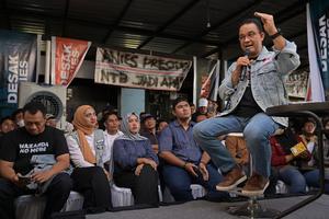 Dialog Desak Anies di Mataram