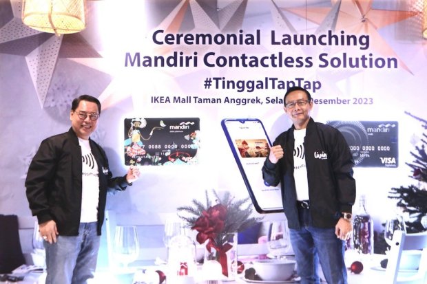 Mandiri Contactless merupakan fitur pembayaran nirsentuh yang memanfaatkan Near Field Communication (NFC) yang secara resmi diluncurkan di IKEA, Mall Taman Anggrek, Jakarta, Selasa (19/12).\
