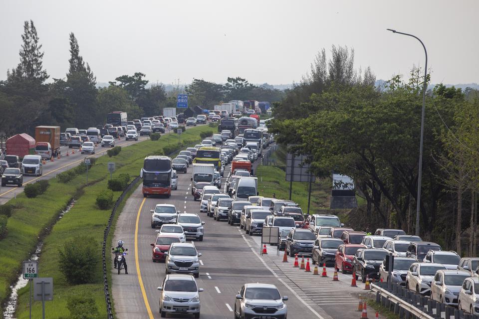 282 Ribu Kendaraan Tinggalkan Jakarta Jelang Libur Natal 