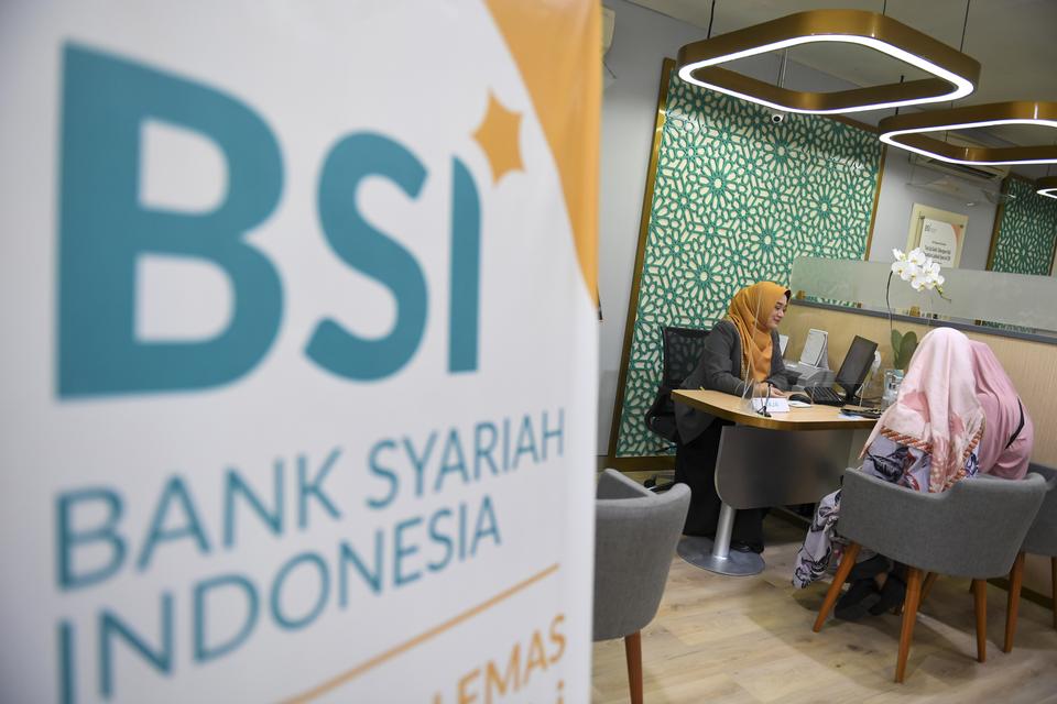 PT Bank Syariah Indonesia Tbk atau BSI menargetkan penyaluran Kredit Usaha Rakyat (KUR) syariah Rp 16 triliun pada 2024. 
