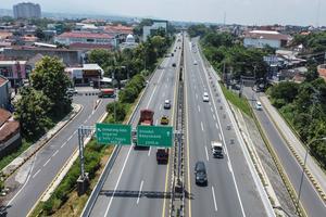 Arus balik kendaraan melalui Tol Trans Jawa naik