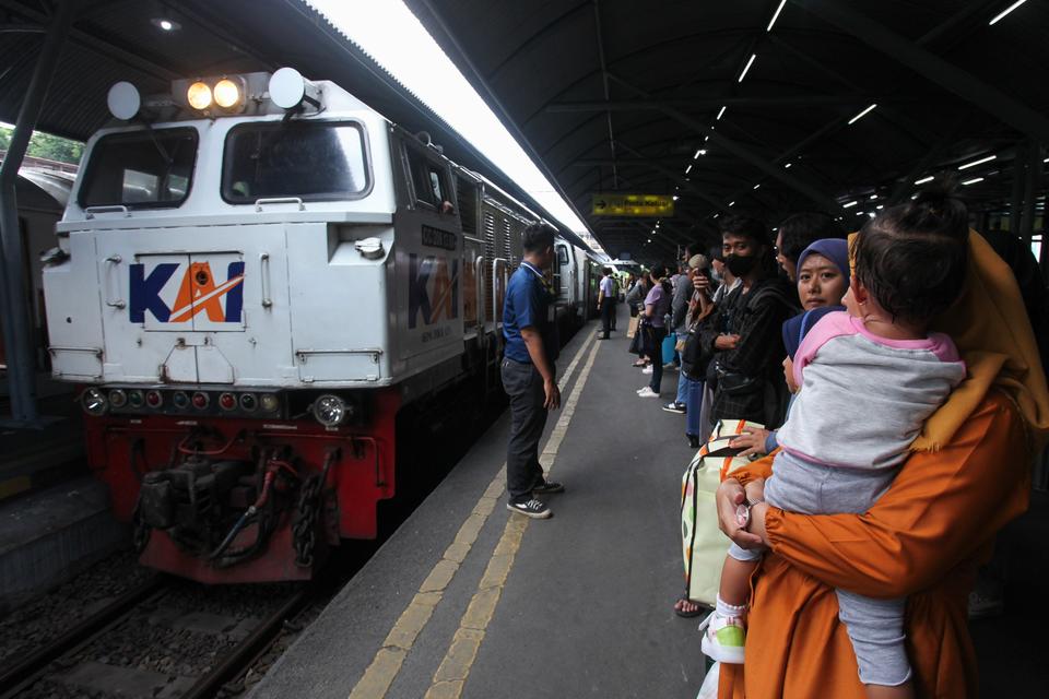 PT Kereta Api Indonesia KAI (Persero) telah mempersiapkan rekayasa operasional untuk kereta api jarak jauh (KAJJ) menjelang pelantikan Presiden dan Wakil Presiden terpilih 2024-2029. 