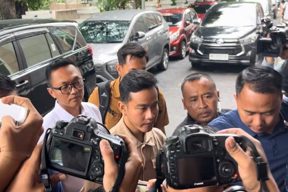 Cawapres nomor urut 2 Gibran Rakabuming Raka di Bawaslu Jakarta Pusat, Jakarta, Rabu (3/1). Foto: M Fajar Riyandanu