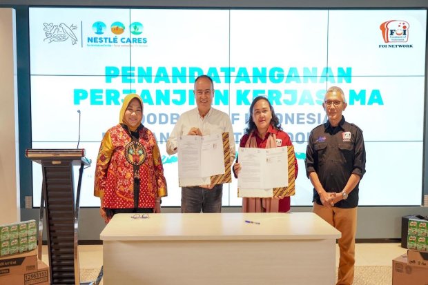 Nestlé Indonesia melaksanakan penandatangan kerja sama dengan Foodbank of Indonesia (FOI) di kantor pusat Nestlé Indonesia, Kamis (4/1).