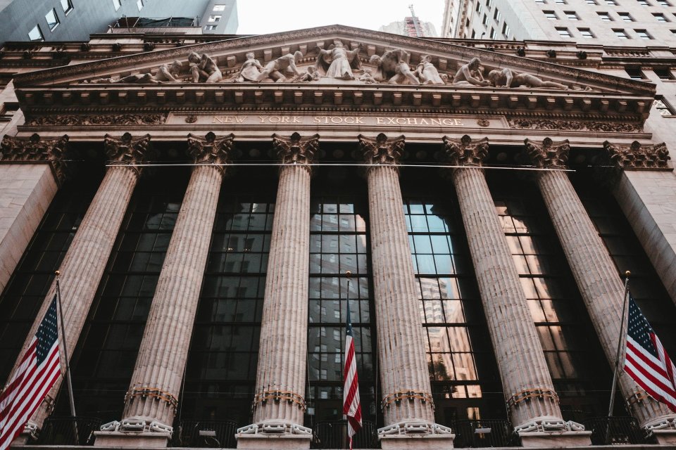 Bursa Wall Street Kompak Melesat Jelang Pengumuman Suku Bunga The Fed
