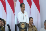 Presiden Joko Widodo saat menyerahkan bantuan Program Indonesia Pintar di Magelang, Jawa Tengah, Senin (22/1). Foto: Youtube/Sekretariat Presiden