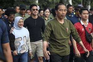 Presiden jalan santai di Bandung
