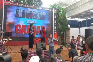 Basuki Tjahaja Purnama atau Ahok dalam Manifesto dukungan tersebut berlangsung di Rumah Aspirasi Relawan Ganjar-Mahfud di Jakarta Pusat pada Minggu (4