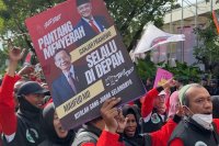 Para pendukung capres nomor urut 3 Ganjar Pranowo - Mahfud MD, Minggu (4/2) 