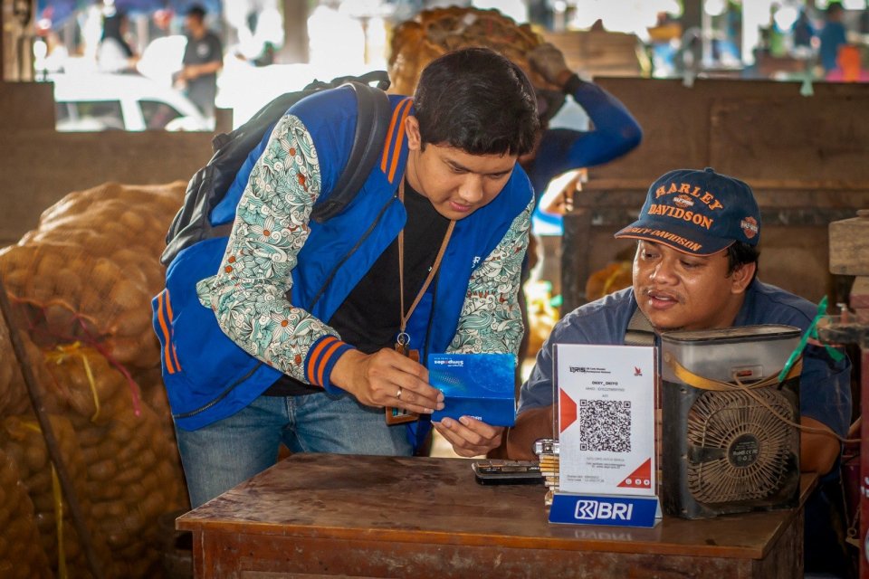 Penyaluran kredit berkelanjutan BRI mayoritas tetap disalurkan kepada sektor UMKM senilai Rp690,4 triliun.
