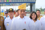 Presiden Joko Widodo saat meresmikan dua ruas tol di Sumatera Utara, Rabu (7/2). Foto:Youtube/Sekretariat Presiden. 