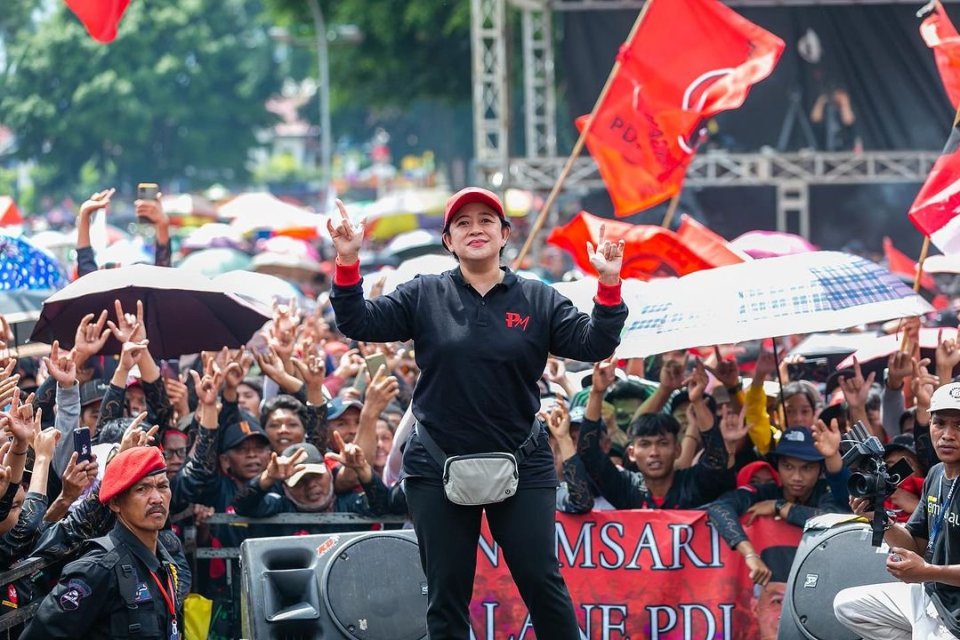 Ketua DPP PDIP Puan Maharani saat mengikuti kampanye akbar Ganjar-Mahfud di Wonosobo, Jawa Tengah, Minggu (4/2). 