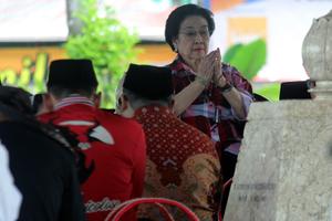 Megwati berziarah ke makam Presiden Soekarno