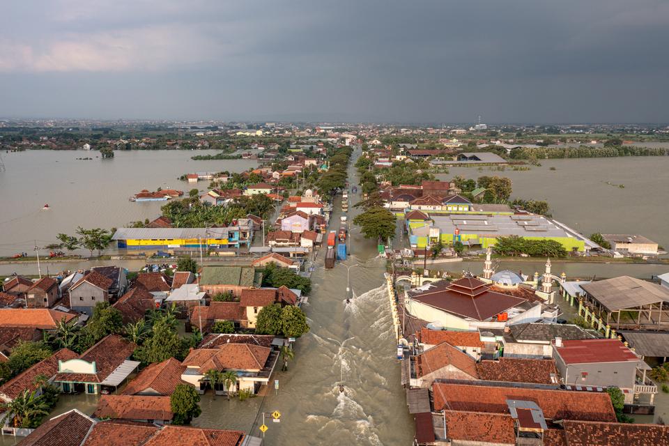 Jepara, abrasi