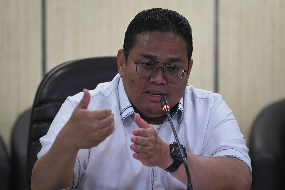 Ketua Badan Pengawas Pemilihan Umum (Bawaslu) Rachmat Bagja mengatakan pemungutan suara ulang akan dilakukan untuk metode pos dan kotak suara keliling (KSK) di wilayah Kuala Lumpur.