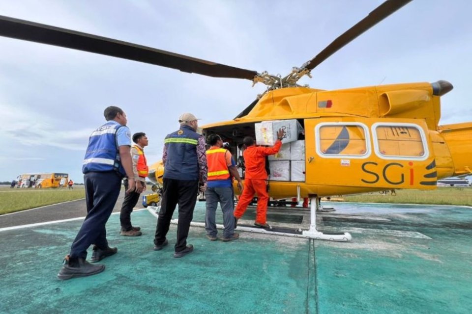 PT Freeport Indonesia juga mendukung pengiriman 55 kotak suara dan logistik pemilu dari Bandara Mozes Kilangin Timika ke Kampung Arwanop dan Tsinga menggunakan Helikopter, pada Selasa (13/2).
