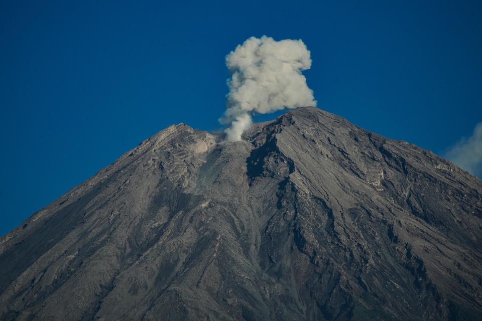 Gunung Semeru, Gunung Ibu, Gunung Lewotobi Laki-laki, erupsi 