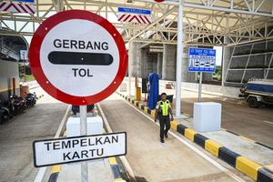 Penutupan akses tol ke Stasiun Kereta Cepat Halim