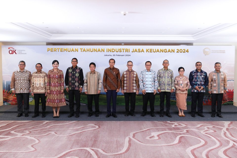 Presiden Jokowi di acara Pertemuan Tahunan Industri Jasa Keuangan 2024
