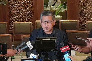 Sekjen PDIP Hasto Kristiyanto memberikan keterangan pers, Rabu (28/1)