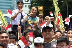 Kirab Piala Adipura Kencana 2023 di Surabaya