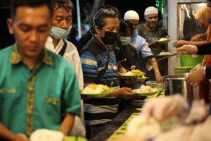 Warung Makan Gratis saat Ramadhan