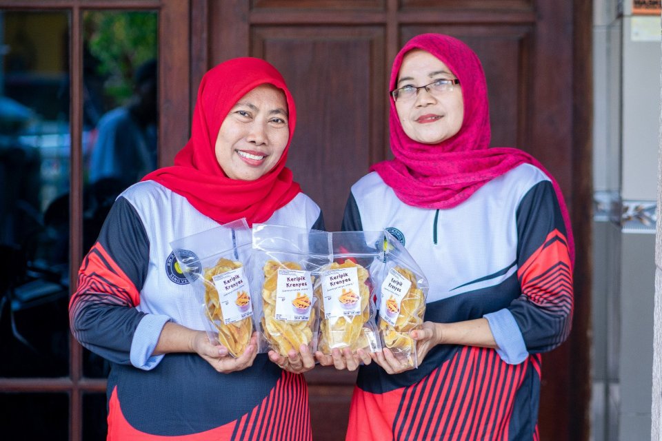 Desa Sukomulyo yang berada di Kecamatan Manyar, Kabupaten Gresik memenangkan penghargaan Desa Pengembangan Wirausaha Terbaik dalam Program Desa BRILiaN 2023.