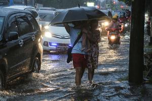 Peringatan cuaca ekstrem di Pantura Jawa Tengah
