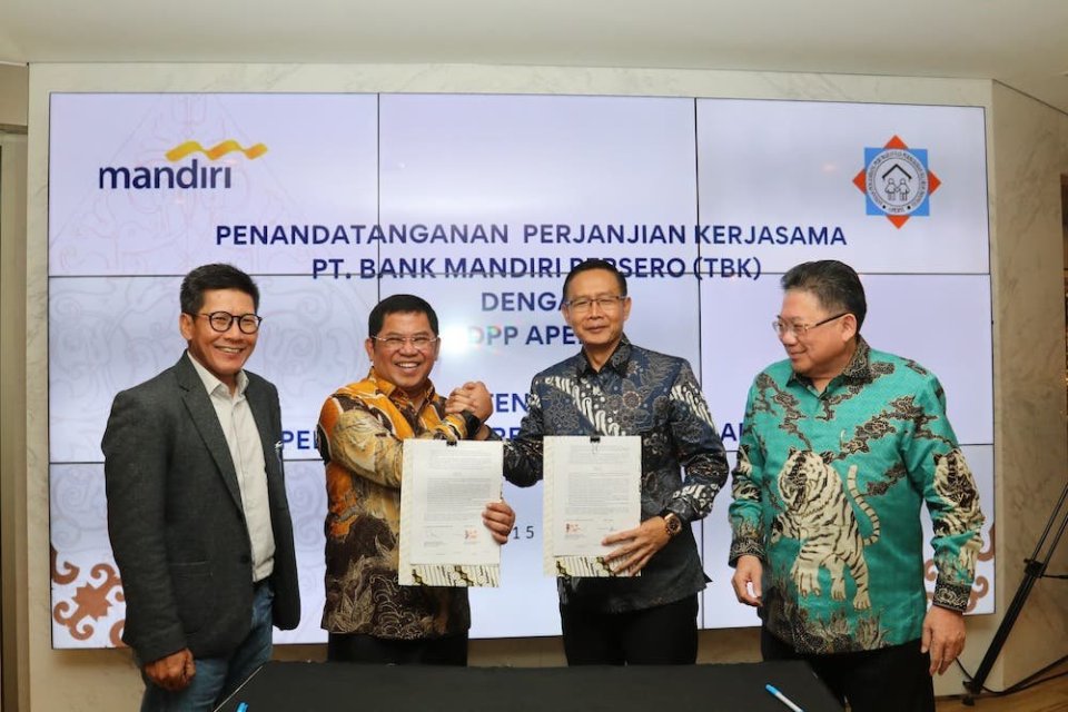 Penandatanganan perjanjian kerja sama PT Bank Mandiri Persero (Tbk) dengan DPP APERSI.