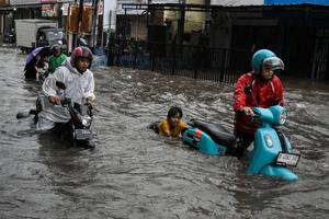 Banjir rendam sejumlah wilayah di Tangsel