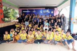 Blibli Tiket Group menggelar program volunteer dan salurkan donasi kepada anak-anak di kawasan Tipar Cakung.